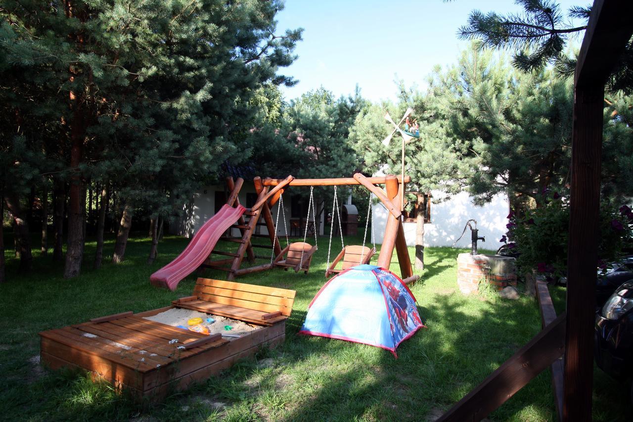 Osada Pod Czerwonym Debem - Czarny Mlyn Vila Jastrzębia Góra Exterior foto