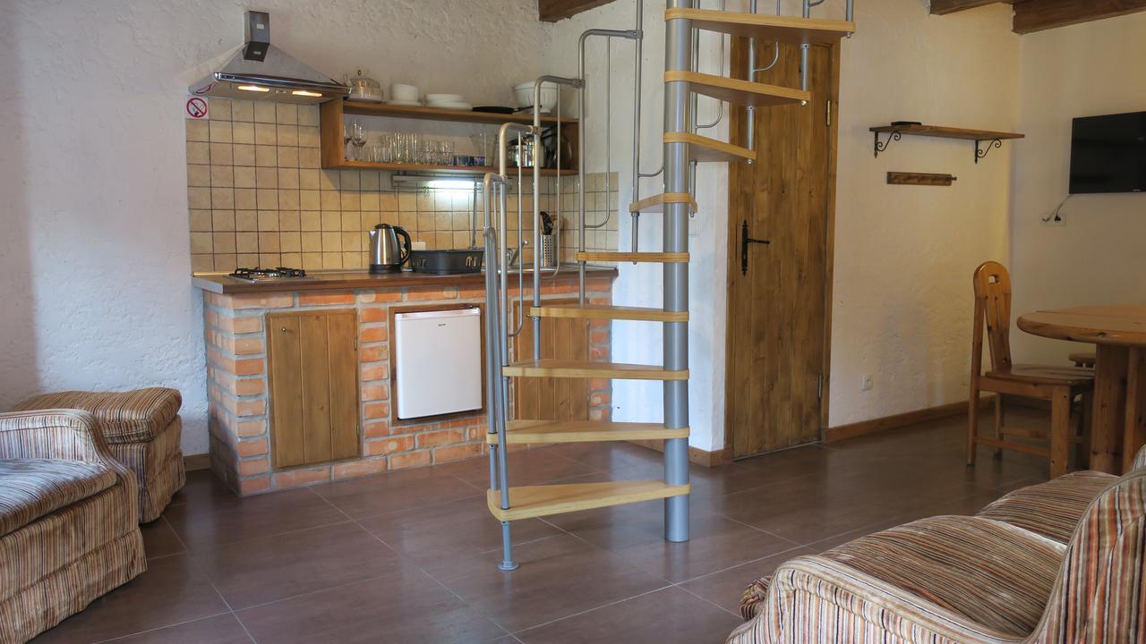 Osada Pod Czerwonym Debem - Czarny Mlyn Vila Jastrzębia Góra Exterior foto