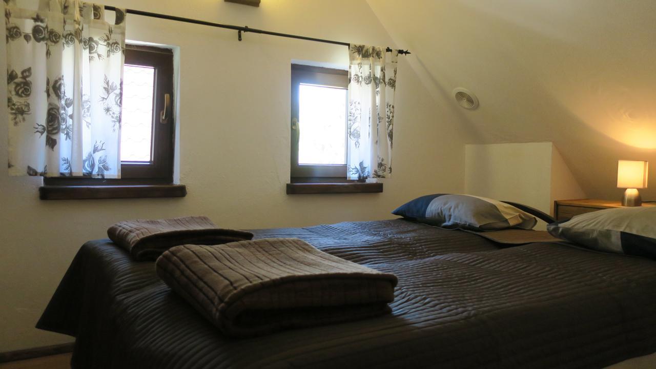Osada Pod Czerwonym Debem - Czarny Mlyn Vila Jastrzębia Góra Exterior foto