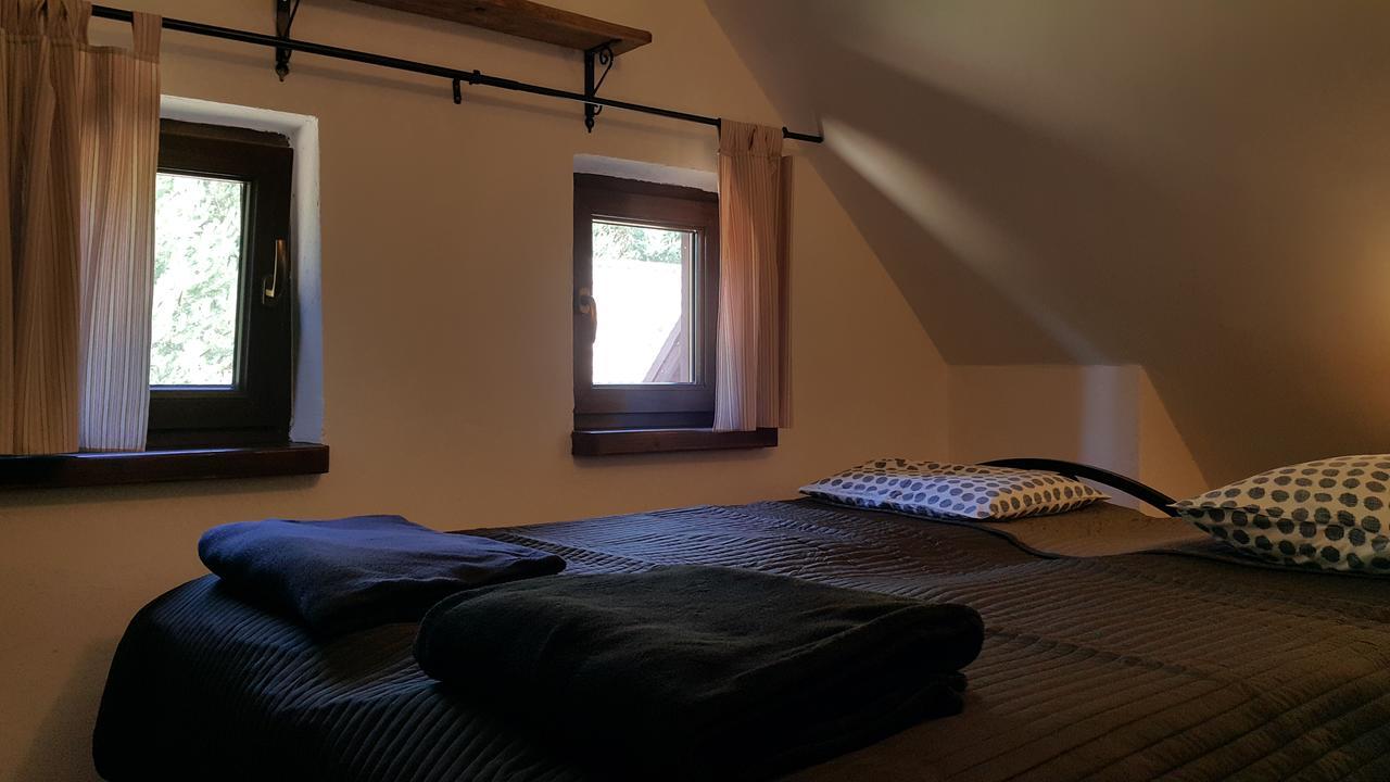 Osada Pod Czerwonym Debem - Czarny Mlyn Vila Jastrzębia Góra Exterior foto