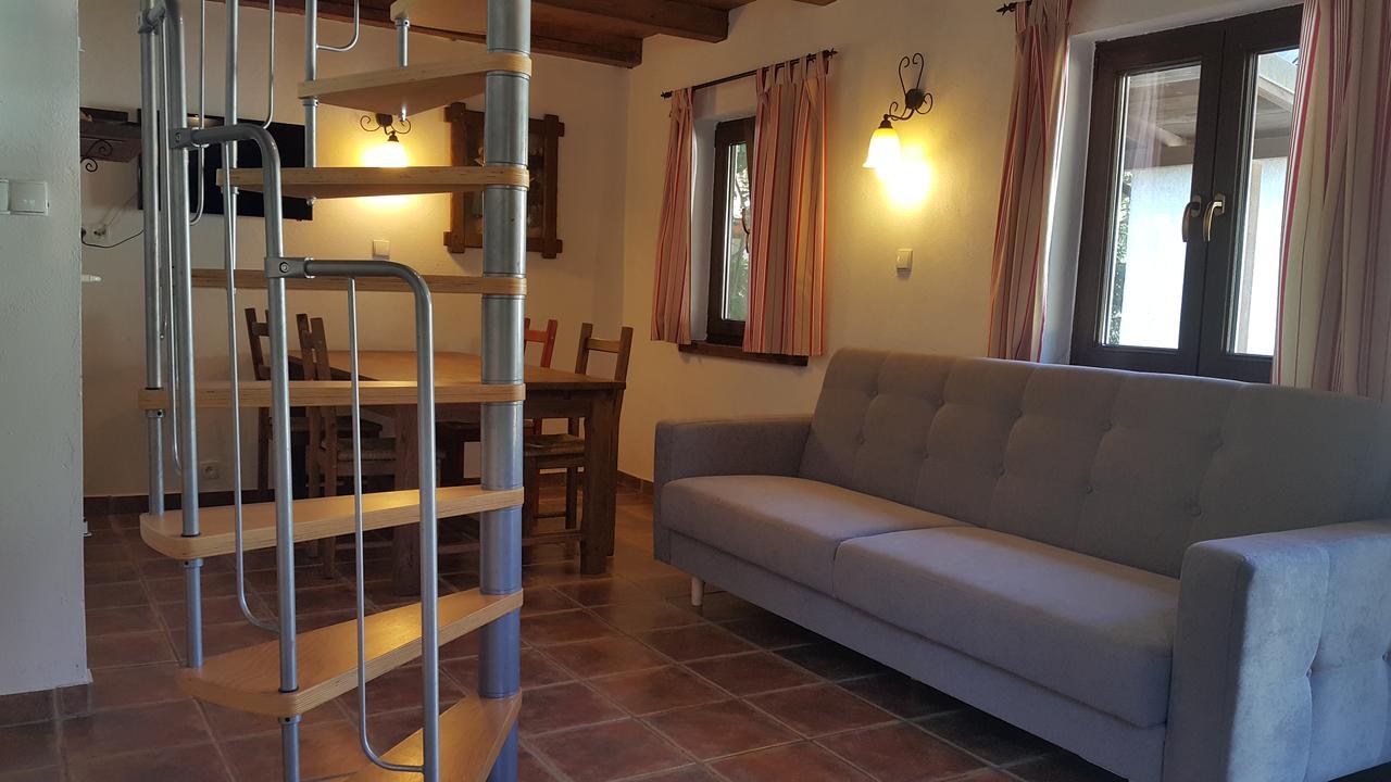Osada Pod Czerwonym Debem - Czarny Mlyn Vila Jastrzębia Góra Exterior foto