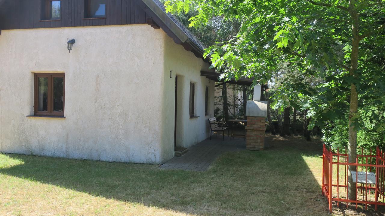Osada Pod Czerwonym Debem - Czarny Mlyn Vila Jastrzębia Góra Exterior foto